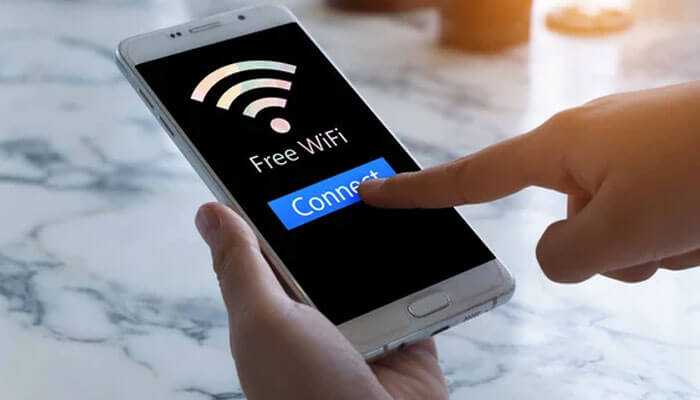 Understanding the Risks of Public Wi-Fi and How to Use It Safely Understanding the Risks of Public Wi-Fi and How to Use It Safely