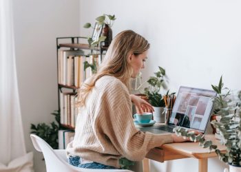 7 Ways To Actually Set Boundaries at Work