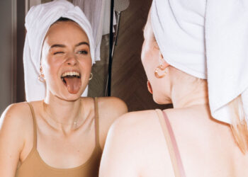 How to Achieve Body Acceptance and Self-Love, According to an Expert