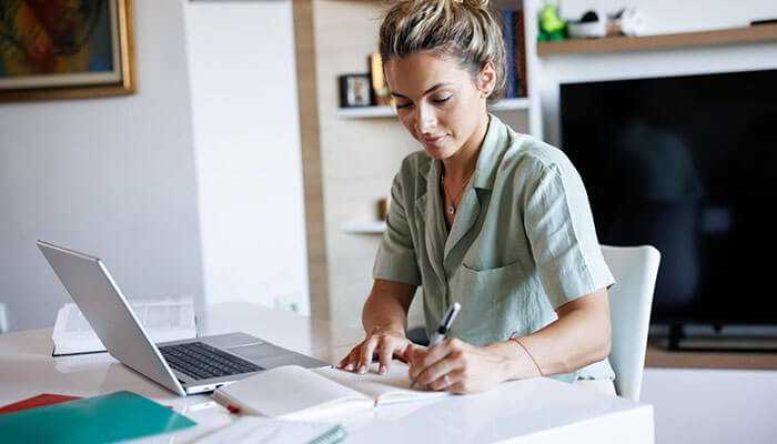 What is Bid Writing and How Do You Become a Bid Writer?