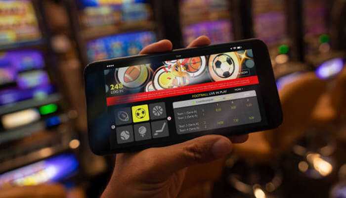 The Switch from Traditional Casinos to Digital Arenas: The Gambling Revolution in 2025