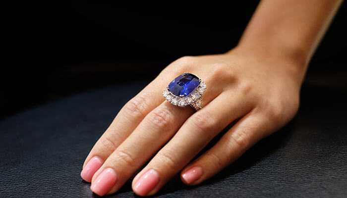 Colour craftsmanship and emotional resonance - tycoonstory | tycoonstory media