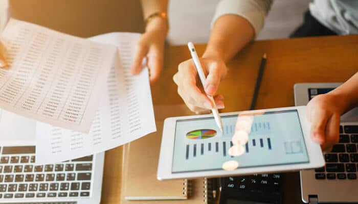 Signage ROI: Measuring the Real Impact of Custom Signs for SMBs and Retailers