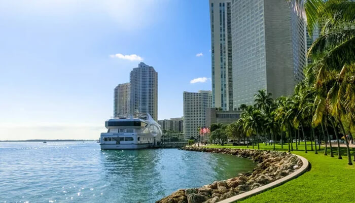Why New Yorkers Are Buying Second Homes in Miami (And What They’re Looking For)