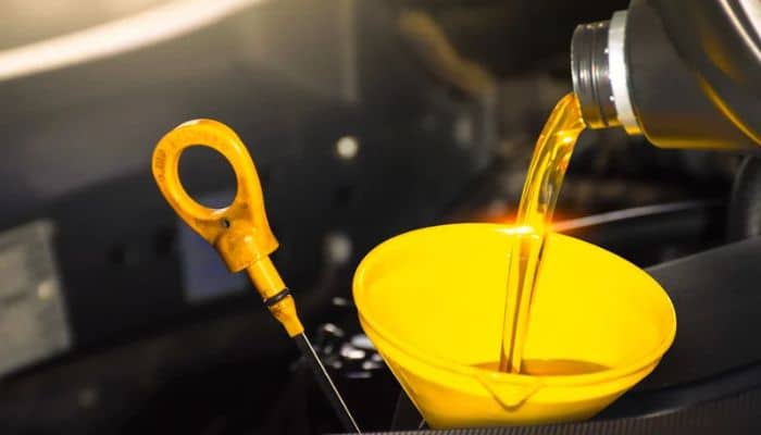 Sporty & Sharp: Best Engine Oil for TVS Apache RTR Riders